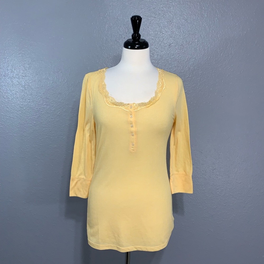 Old Navy Yellow Ribbed Lace Trim Henley L